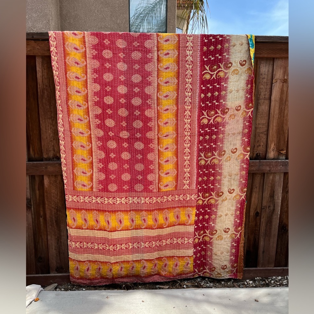Vintage Reversible Kantha Cotton 🌊🕊️🍄 Beach Blanket Boho Hippie Indian Quilt - Picture 3 of 3